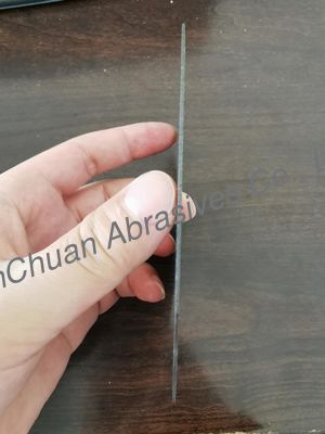 Смола скрепляет лезвия алмазной пилы